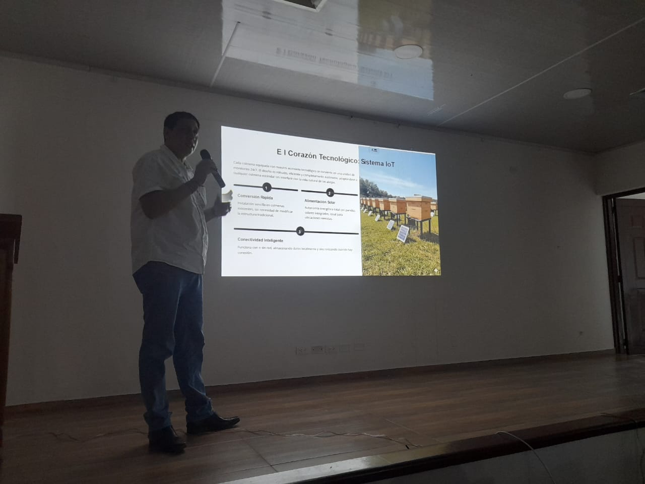 inaguracion apitech digital e iot (1).jpeg