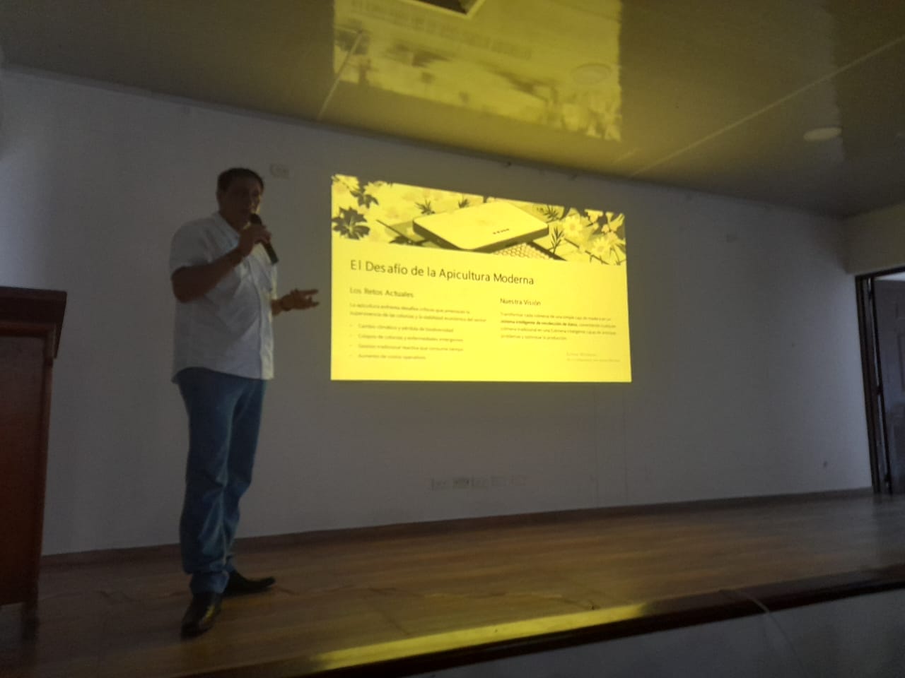 inaguracion apitech digital e iot (2).jpeg